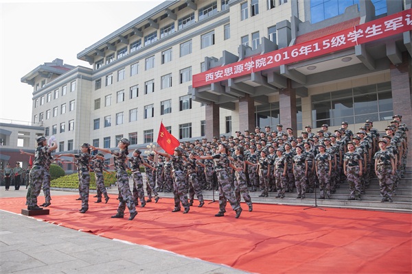 军训进行时(五):军训歌咏比赛尽展思源学兵英姿