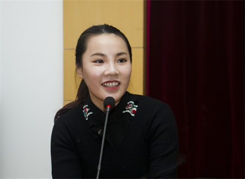 我校特聘教师,全国职业院校技能大赛优秀指导教师李晓旭讲座中